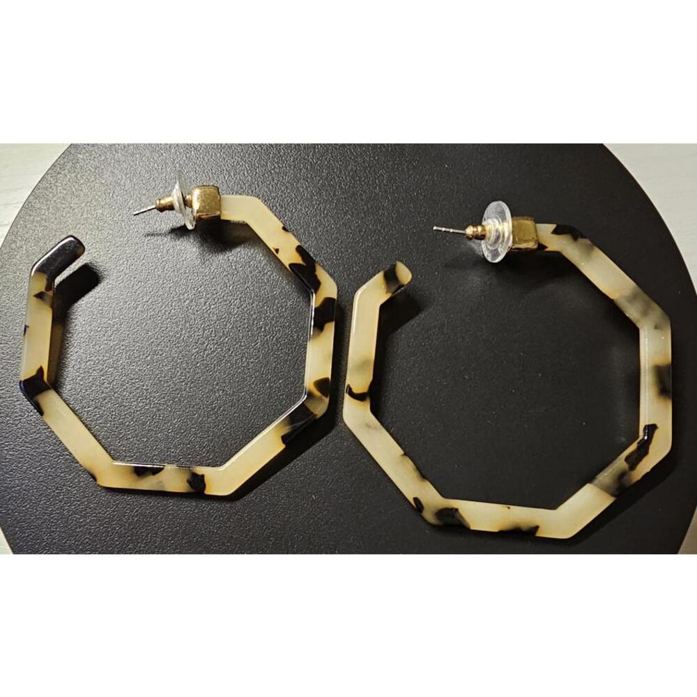 BaubleBar Resin Tortoise Hoop Earrings